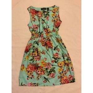 Beautiful flowery dress 🌸🌼